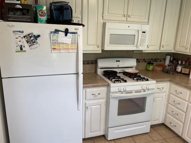 Photo - 3828 Collinwood Ave