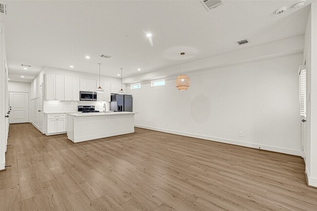 Photo - 1405 E 33rd St Unit A