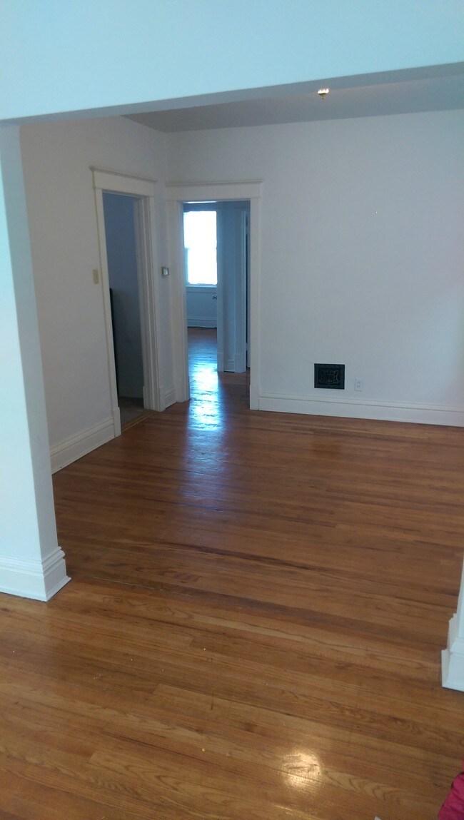 Photo - 5239 Bancroft Ave