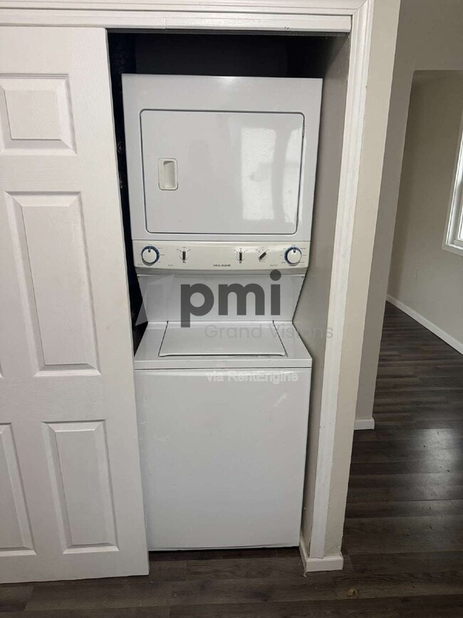 Photo - 309 E Garfield Ave