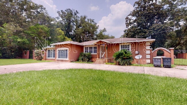 Photo - 8229 Hogan Rd