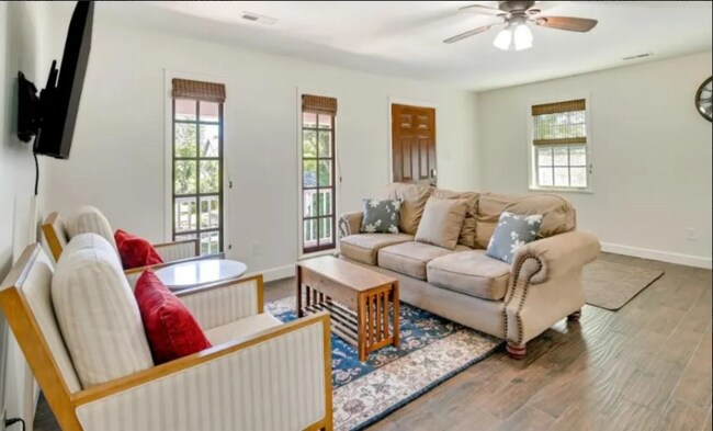 Photo - 1625 Front St Unidad C