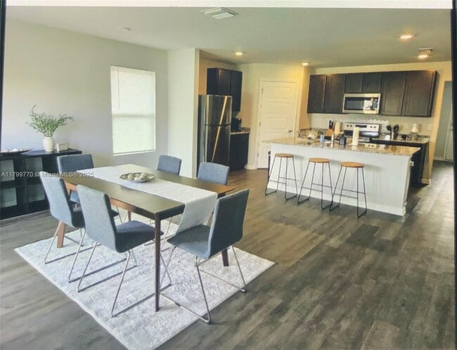 Photo - 4961 Sampler Dr