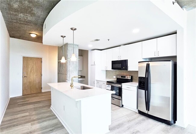 Photo - 361 17th St NW Unidad 1706