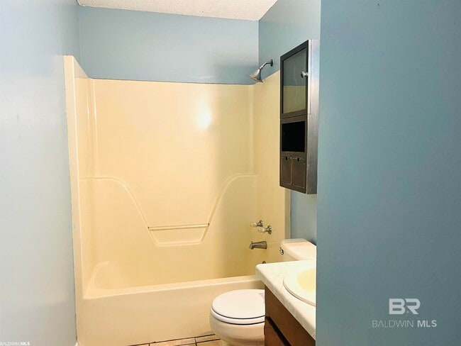 Photo - 20901 Lawrence Rd