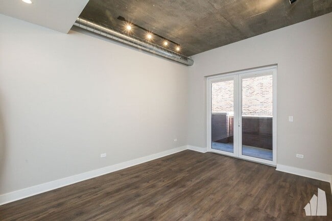 3833 N Broadway Unit 320