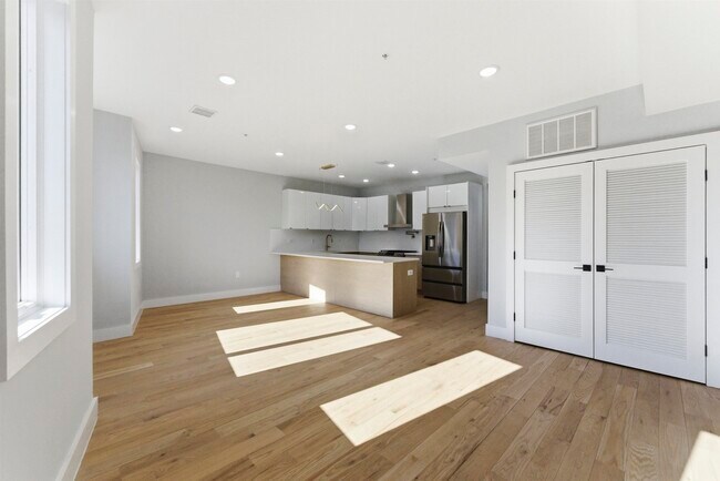 Photo - 443 Bergen Ave Unit 3