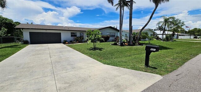 Photo - 251 SE 46th St