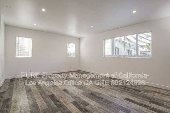 Photo - 1342 N Kenmore Ave