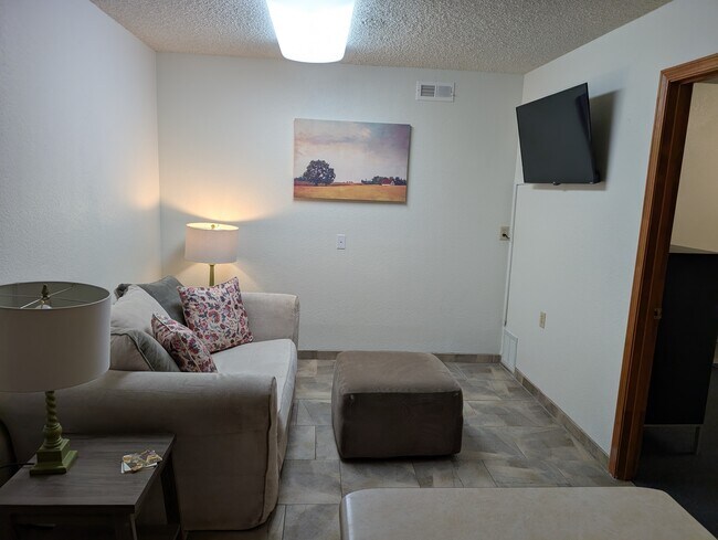 605 Flora St Unidad Apartment