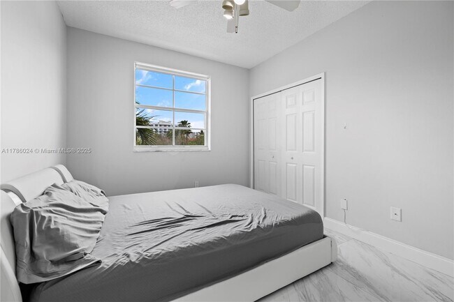 Photo - 3105 NE 184th St Unit 7305