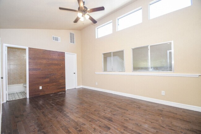 Photo - 11330 Bandlon Dr