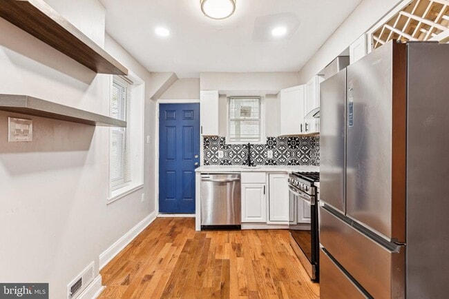 Photo - 5210 Rodman St