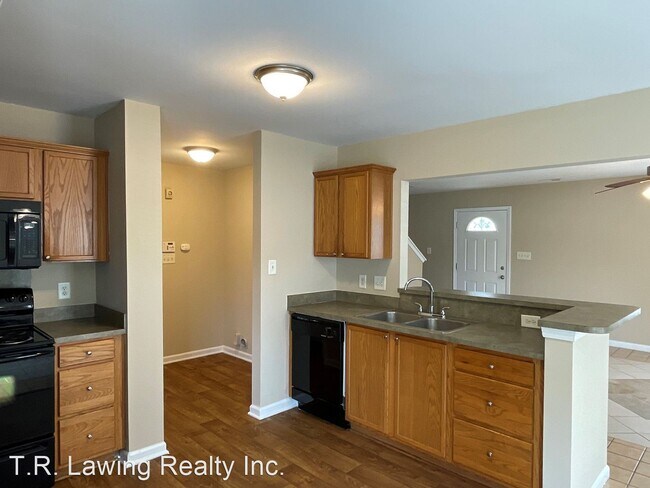 Photo - 3 br, 2.5 bath House - 509 Pullman St. SW