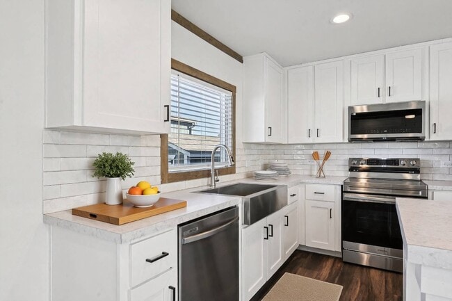 1806 Sidewinder Dr