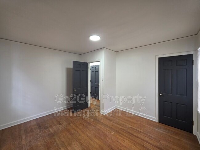 Photo - 3861 Bishop St