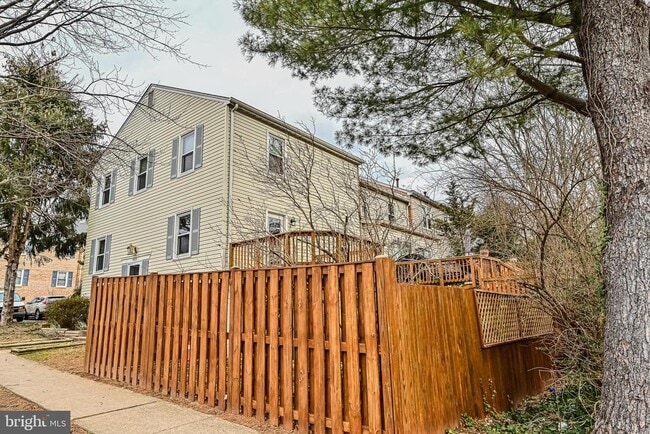 Building Photo - 5572 Kendrick Ln