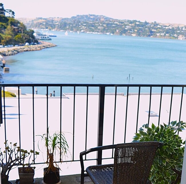 6-MONTH LEASE TERM-Furnished 1 Bedroom Sau... - 6-MONTH LEASE TERM-Furnished 1 Bedroom Sau... Condo Unit 6