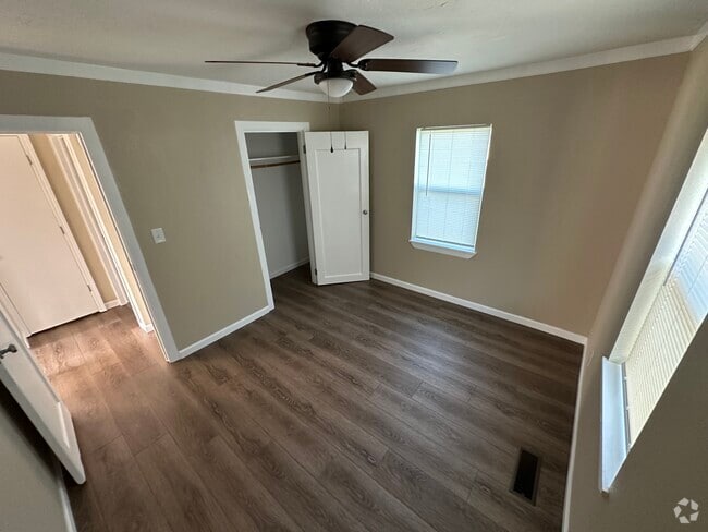 Building Photo - 1017 N 14th St Rental