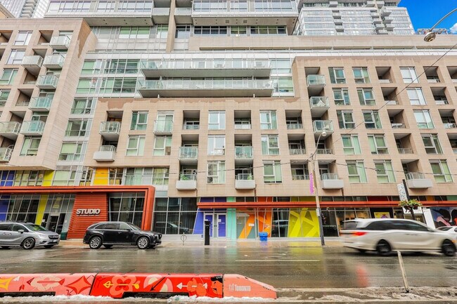 Photo - 179 Queen St W Unit ID1054580P