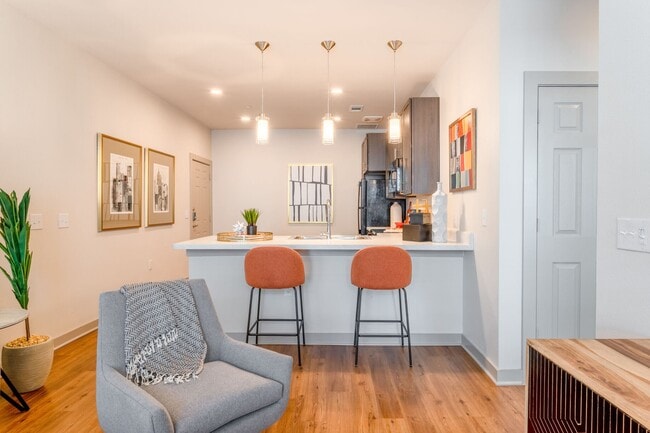Building Photo - 13939 Hillcroft Ave Unit 2101 Rental