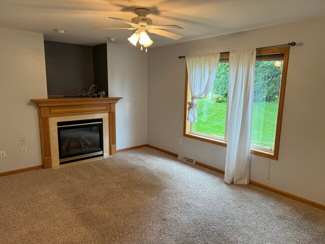 Photo - 506 Traveler Ln