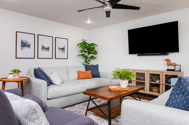 Photo - 1975 W Deane St