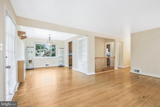 Photo - 7030 Donna Cir