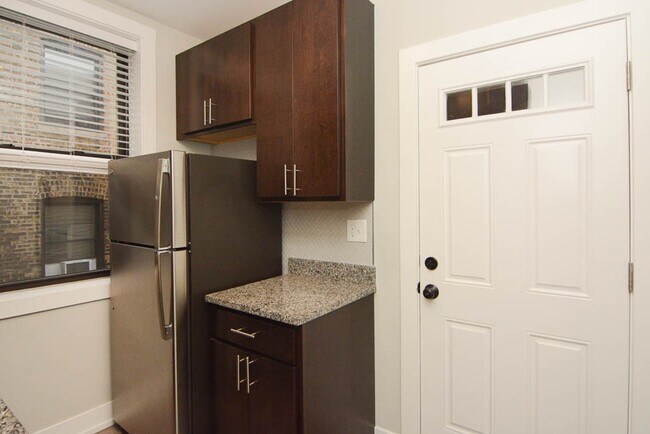 Photo - 714 W Brompton Ave Unit 05