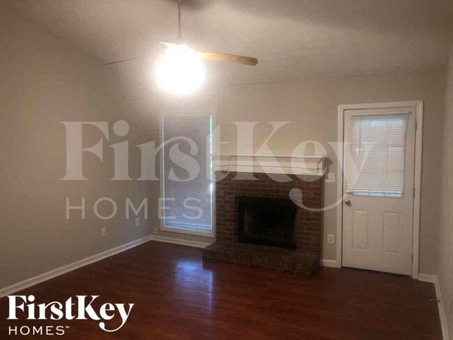 Photo - 319 Hills Point Rd