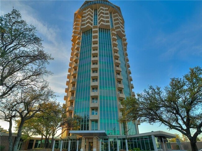 Luxury 2 Bed 2.5 Bath Condo in Central OKC - Luxury 2 Bed 2.5 Bath Condo in Central OKC