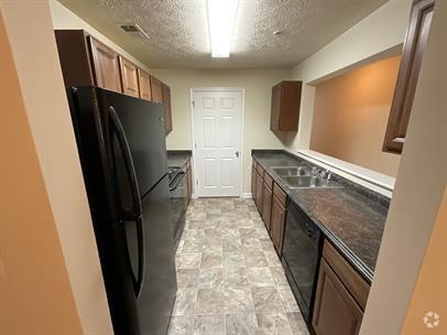 Building Photo - 1202 Fairington Club Dr Rental