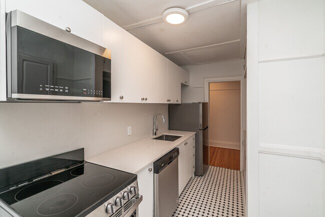 Photo - 100 Vaughan Rd Unit 17