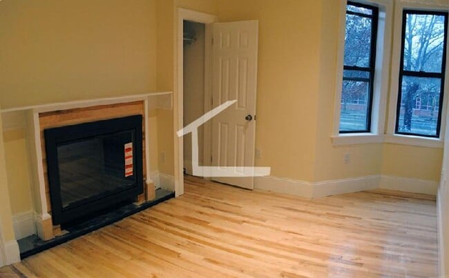 Photo - 1205 Beacon St
