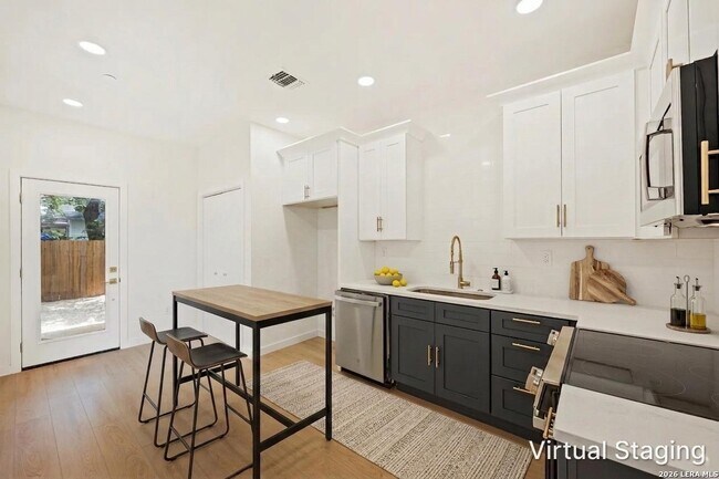 Photo - 726 Arthur St