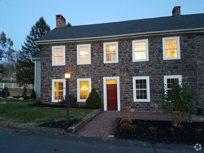 Front of house - 2086 Kratz Station Rd Rental