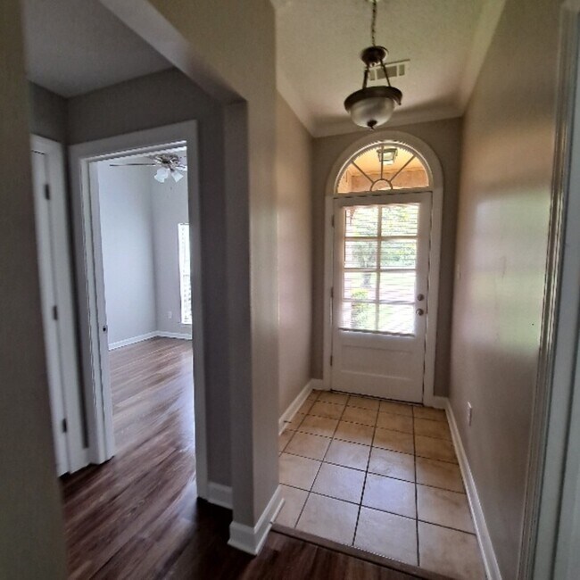 Photo - 6131 Woodstock View Dr