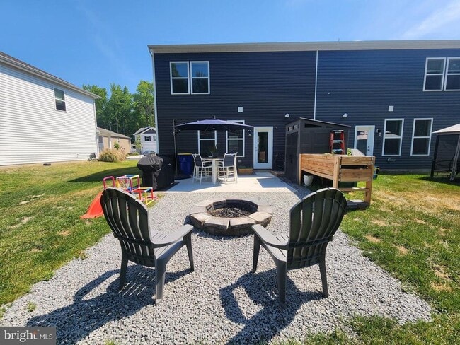 Photo - 140 Currant Cir