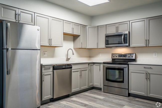 Building Photo - Fountain Court Unit 311
