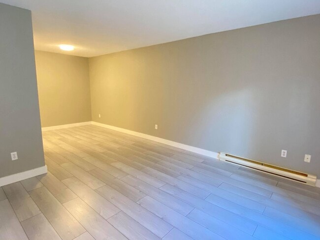 Photo - 1050 Braidwood Rd