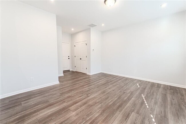 Photo - 1276 May Elm Ln