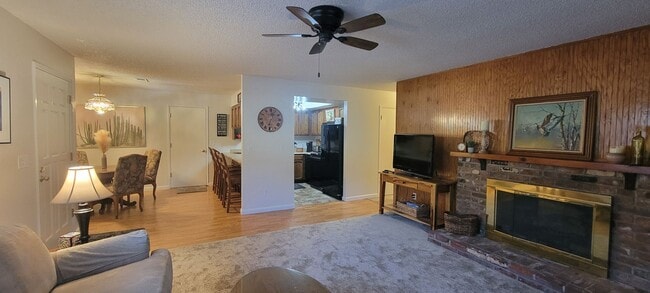 Photo - Low Maintenance Lifestyle Near Sacramento River Trail