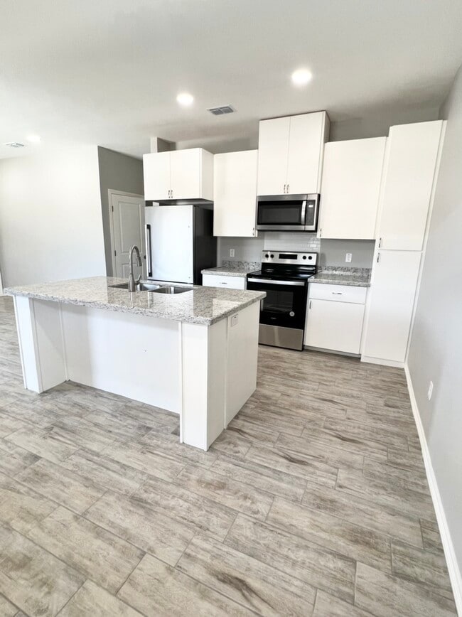 Photo - 1306 W Heritage Dr Unit 1
