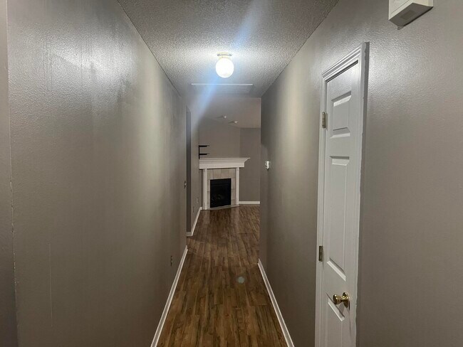 108 Kyle Ln