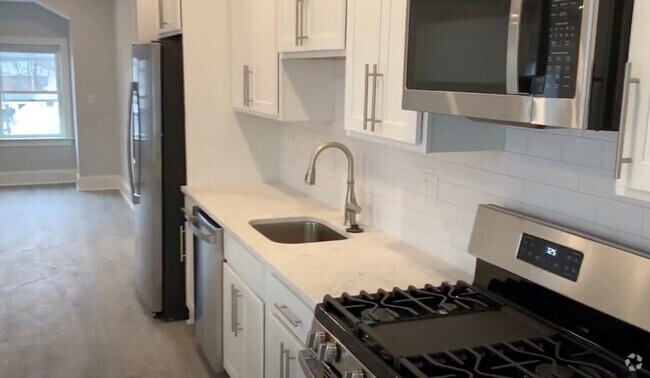 Building Photo - 128 Kenrick St Rental