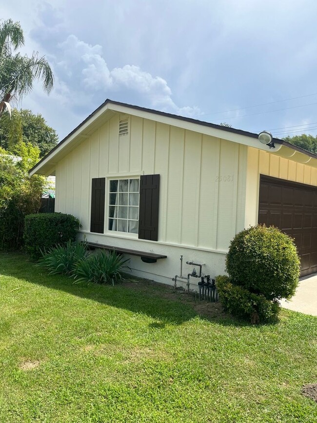 Building Photo - Single Family Home