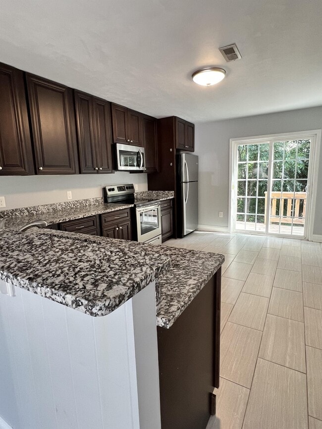 Photo - 430 Central Dr NW