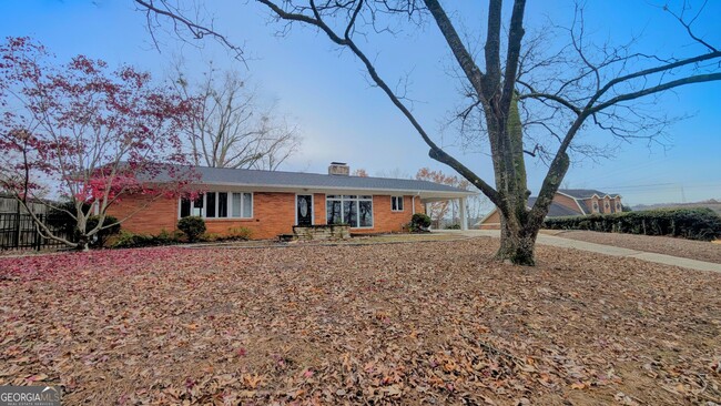 Photo - 797 Honeysuckle Rd House