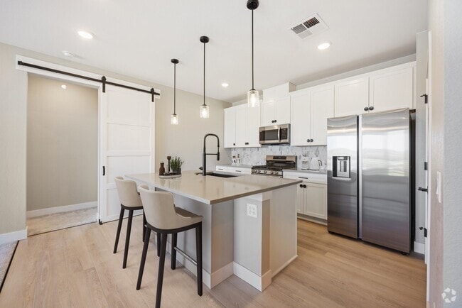 Building Photo - 16841 Askins Lp Unit 303 Rental