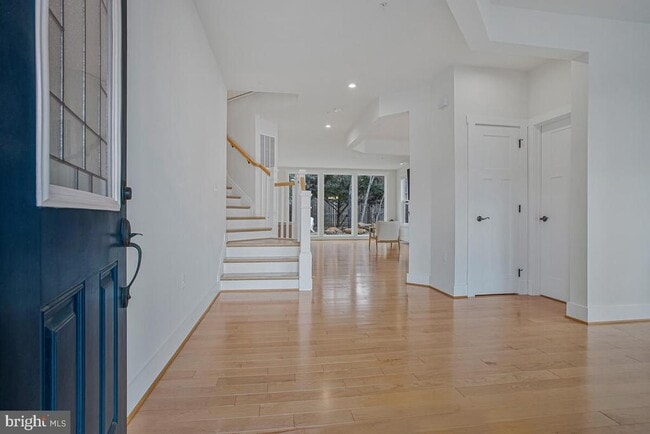 Photo - 408 Kosmill Dr